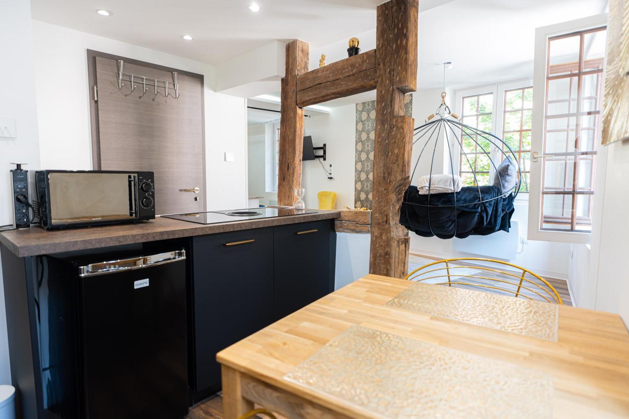 Appartement De La Noblesse - Designed By C.M ซิลิสตาต์ ภายนอก รูปภาพ