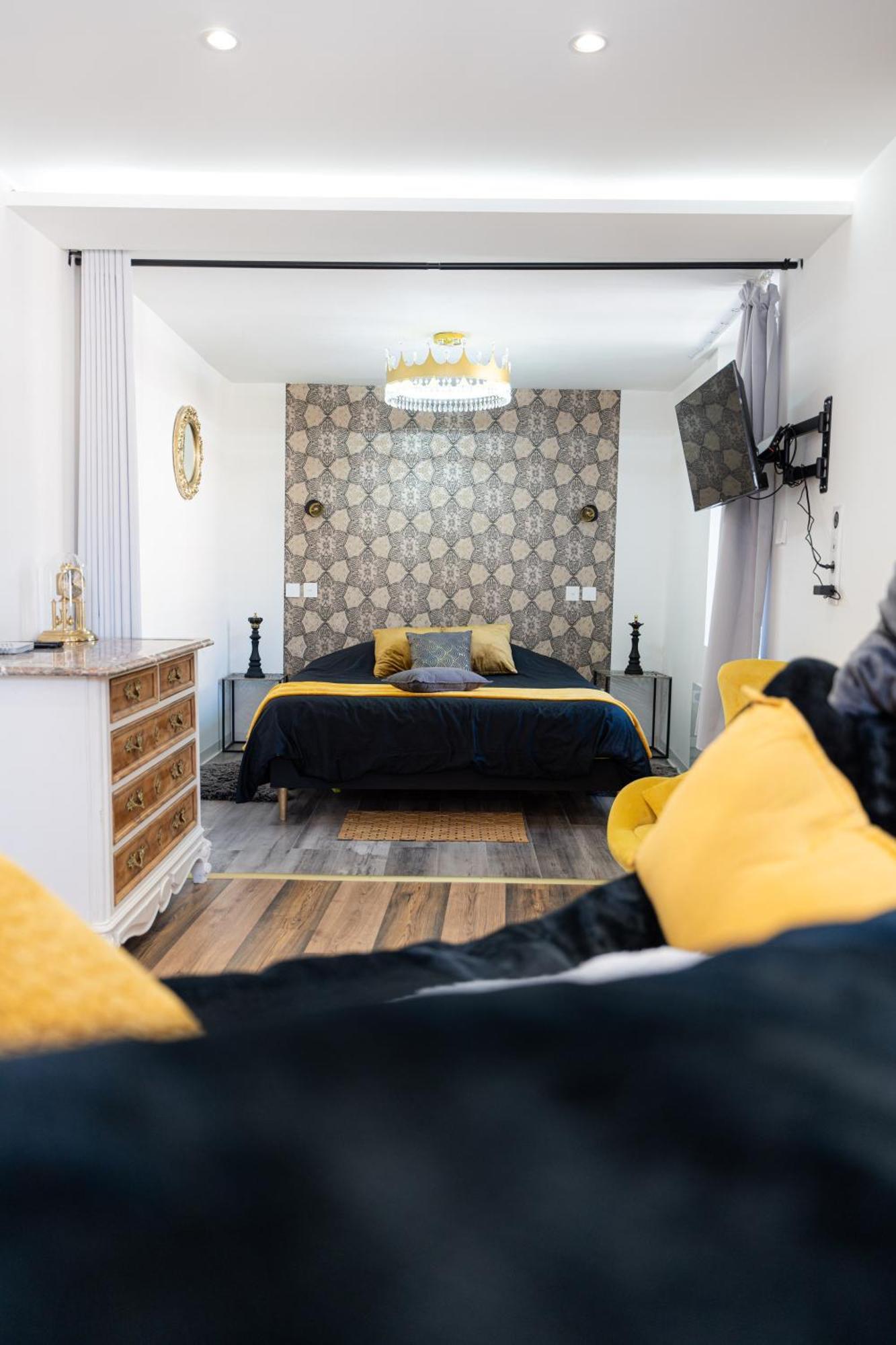 Appartement De La Noblesse - Designed By C.M ซิลิสตาต์ ภายนอก รูปภาพ