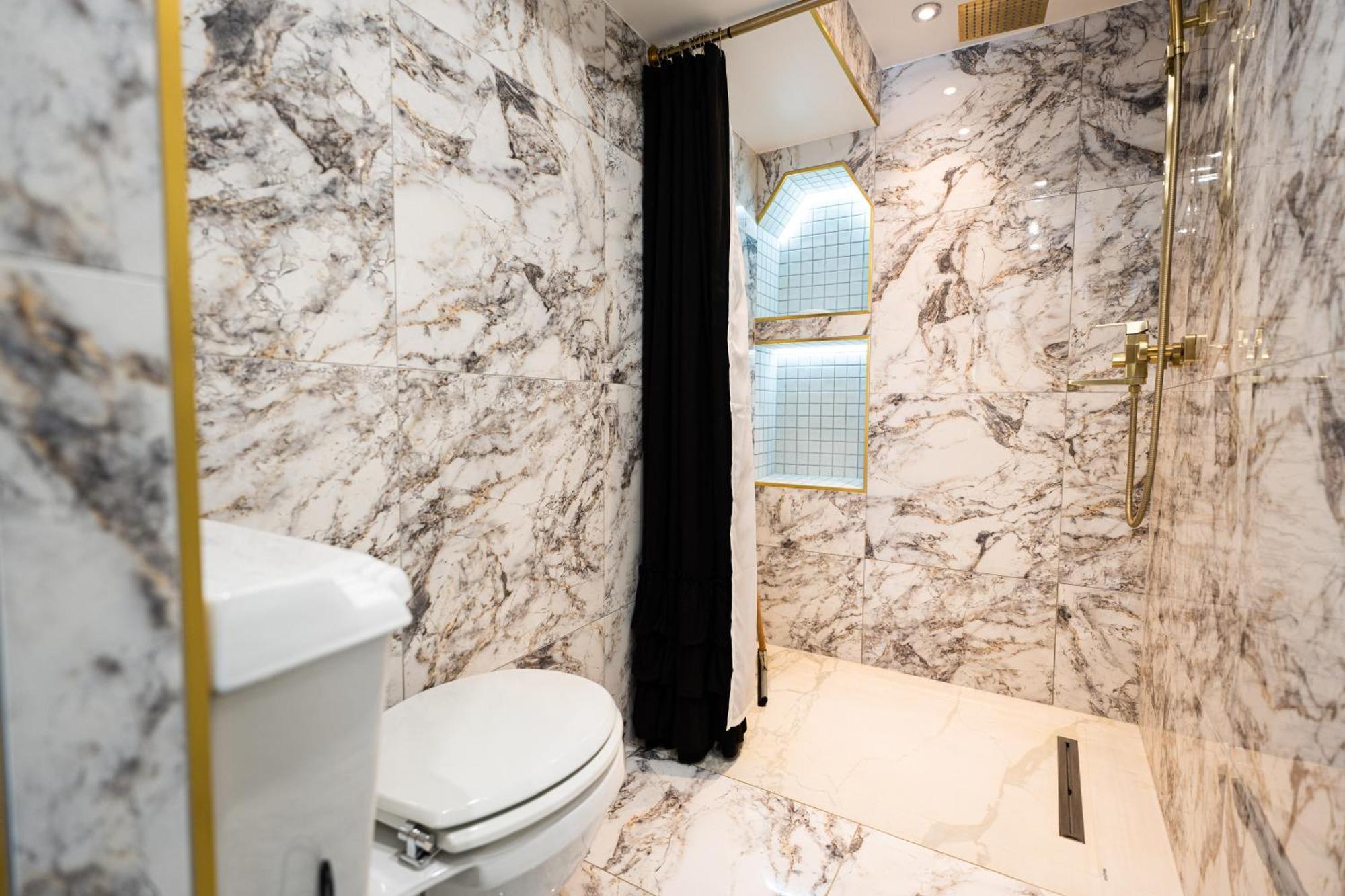 Appartement De La Noblesse - Designed By C.M ซิลิสตาต์ ภายนอก รูปภาพ